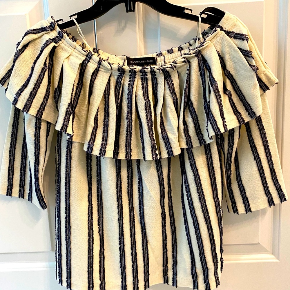 S Banana Republic off shoulder 3/4 sleeve shirt